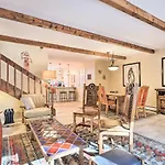 Large Townhouse W/ Private Patio!