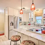 Сasa de vacaciones Large Townhouse W/ Private Patio!