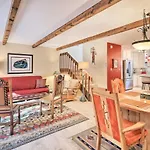 Large Townhouse W/ Private Patio! Santa Fe