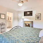 Large Townhouse W/ Private Patio! *