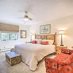 Large Santa Fe Townhouse With Private Patio!