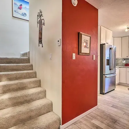 Large Townhouse W/ Private Patio! Holiday home Santa Fe