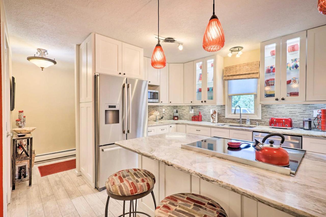 Holiday home Large Townhouse With Private Patio!
