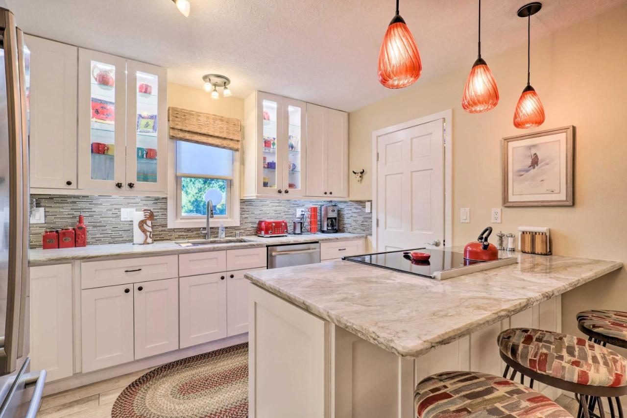 Large Townhouse With Private Patio! Holiday home