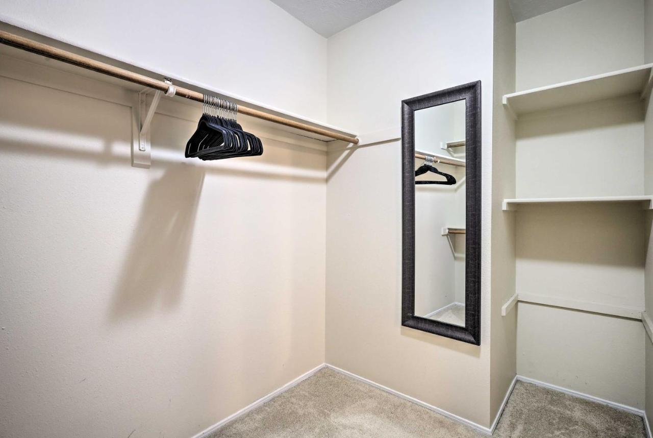 Large Townhouse With Private Patio! *