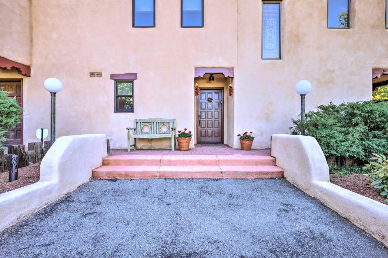 Large Townhouse With Private Patio! Santa Fe