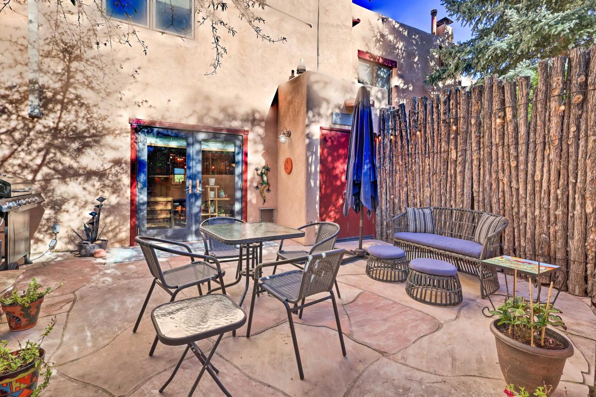 Large Townhouse With Private Patio! Hébergement de vacances *